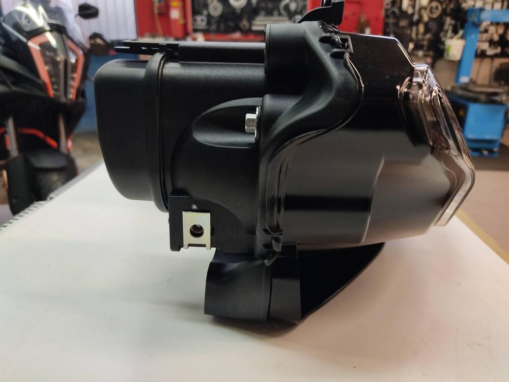 FANALE ANTERIORE DUCATI SUPERBIKE 848 / 1198 (4)