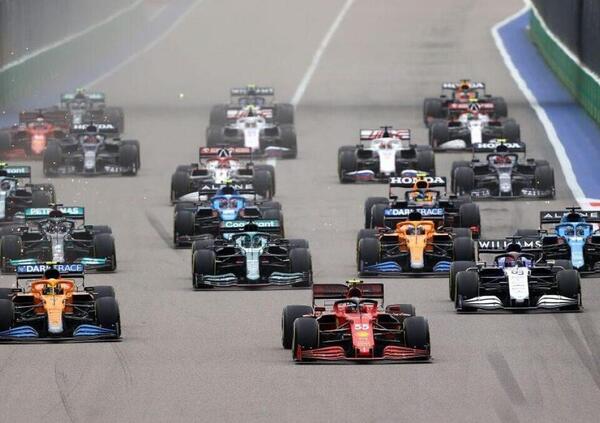 La Formula 1 come il calcio: arriva il VAR anche nel motorsport 