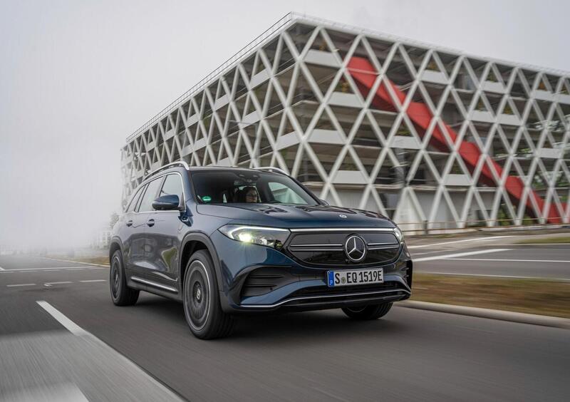 Mercedes-Benz EQB (26)