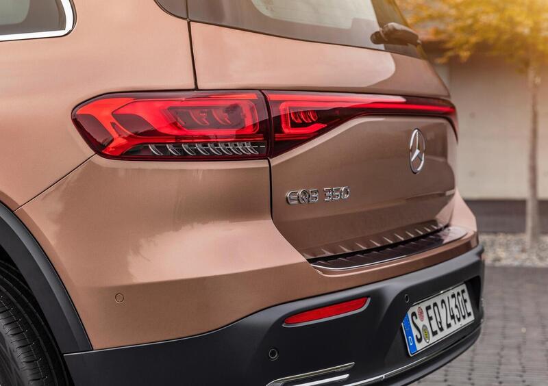 Mercedes-Benz EQB (43)