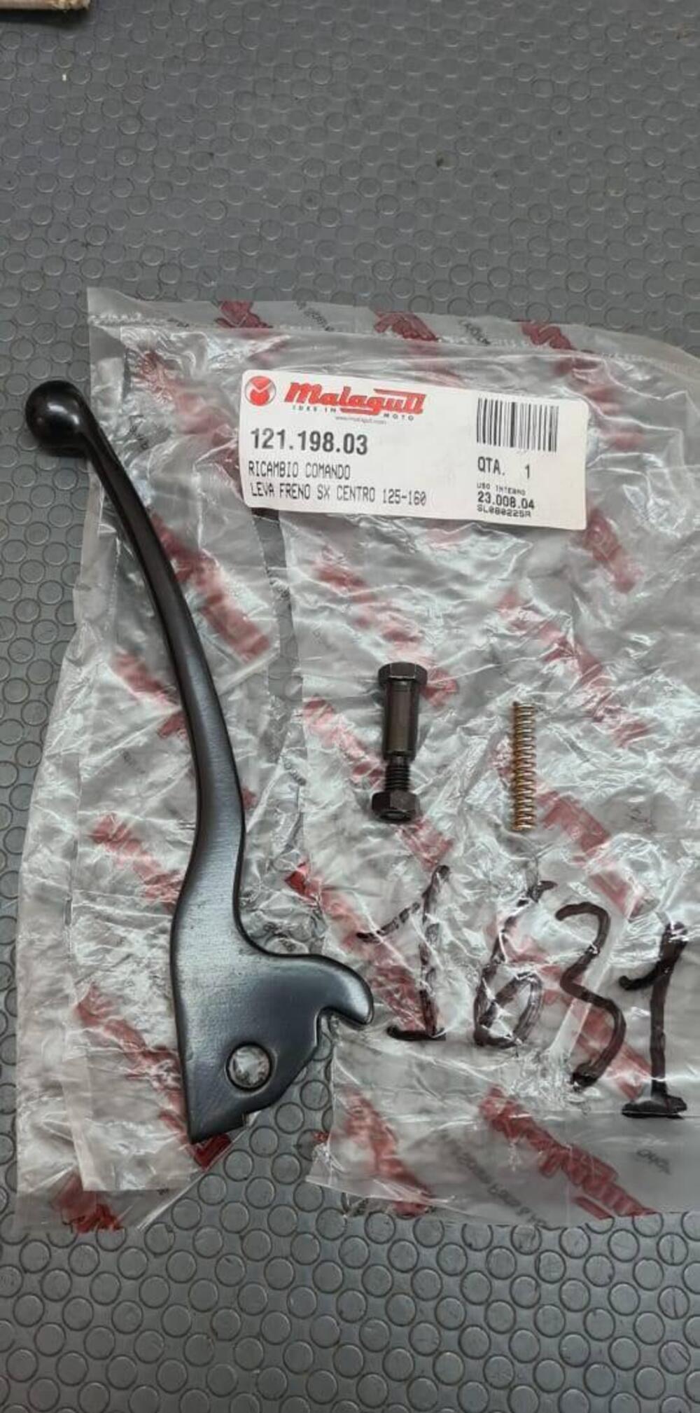 LEVA FRENO POST. CENTRO 125 160 Malaguti