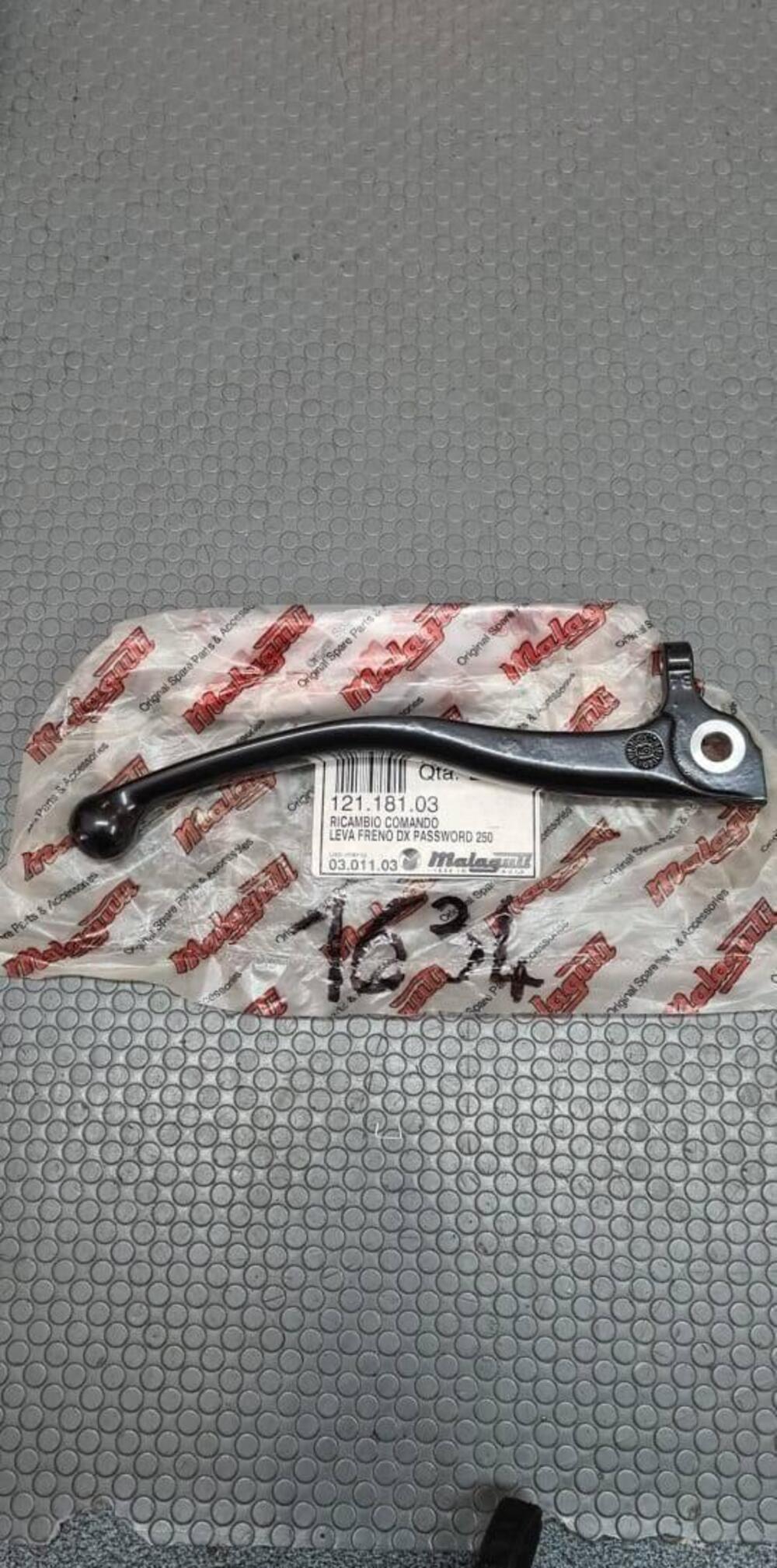 LEVA FRENO ANT. PASSWORD 250 Malaguti