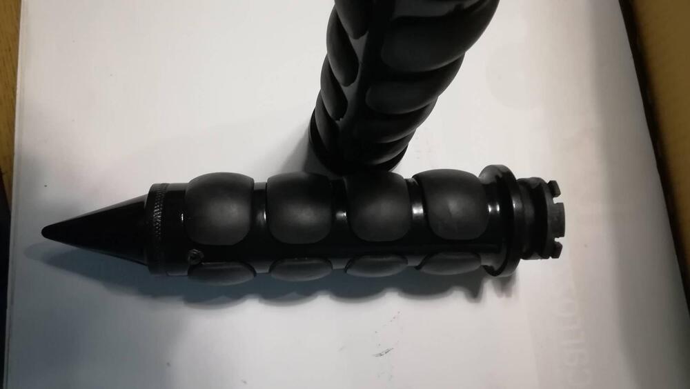 Manopole custom con teminale a punta Küryakyn (3)