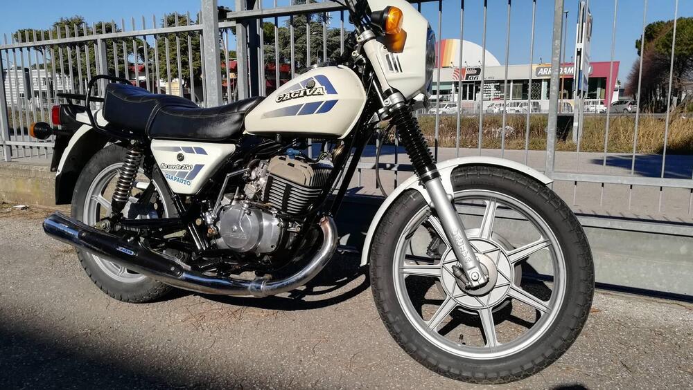 Cagiva Ala verde 250 (2)