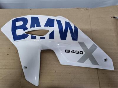 Tavola laterale sinistra con etichetta BMW