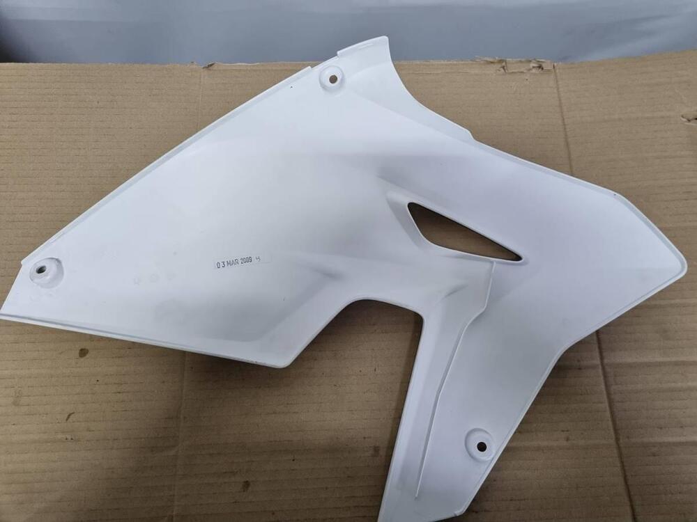 Tavola laterale sinistra con etichetta BMW (2)