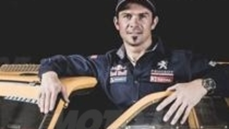 Dakar 2015: Cyril Despres sale sulla Peugeot dopo 5 vittorie in moto 