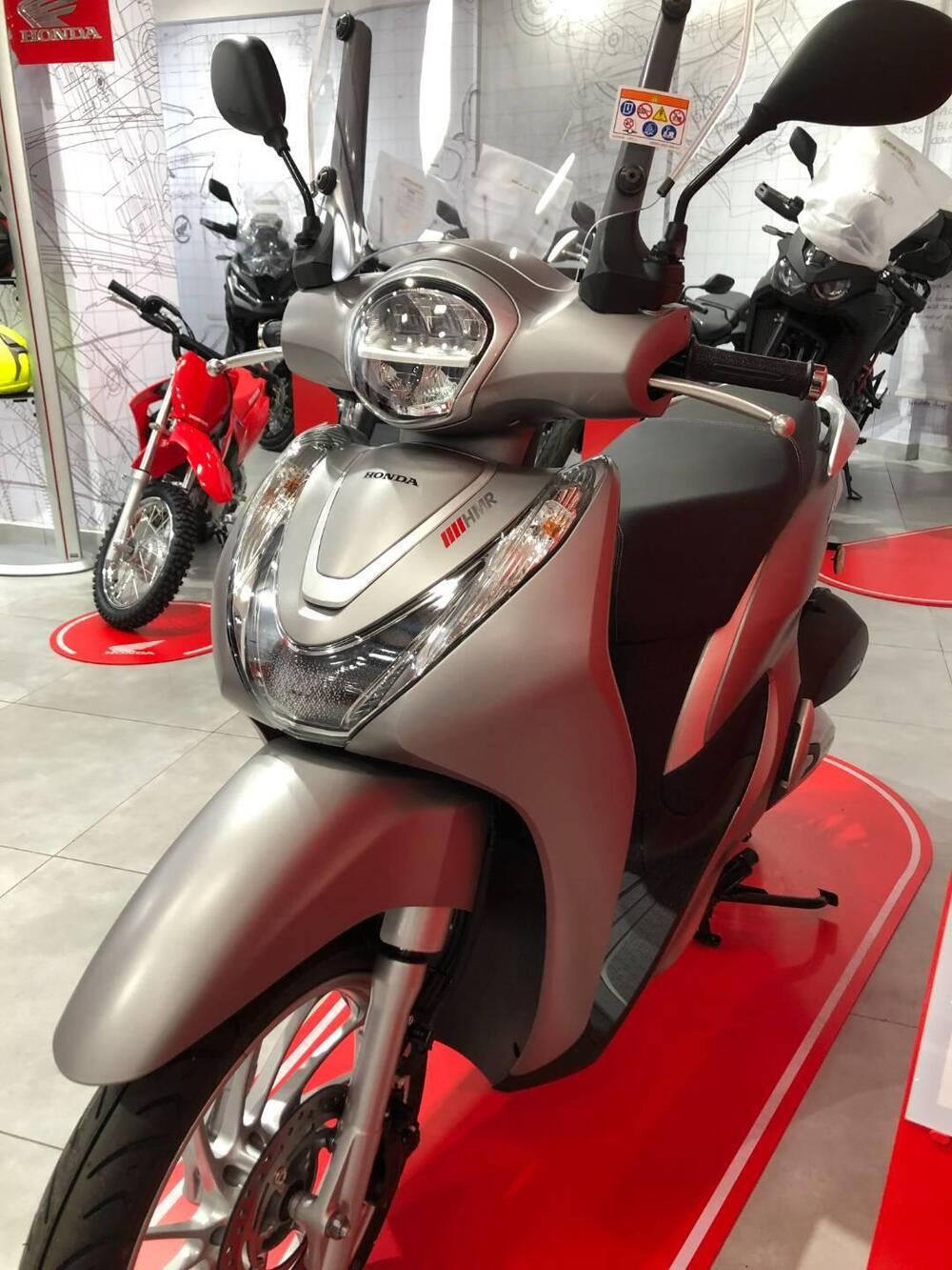 Honda SH 125 Mode (2024 - 25) (6)