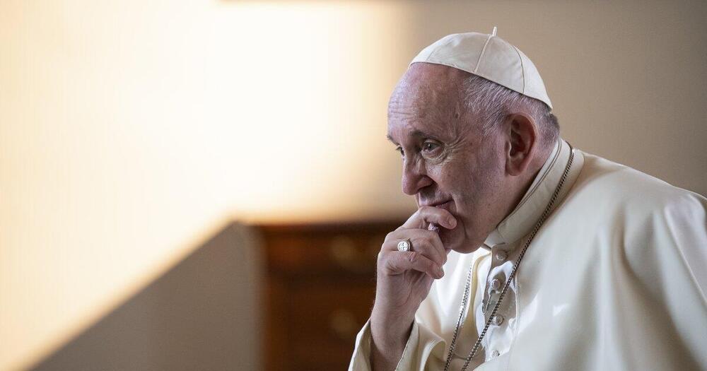 La Rai consacra il Papa pop, mentre gli scandali affossano la Chiesa
