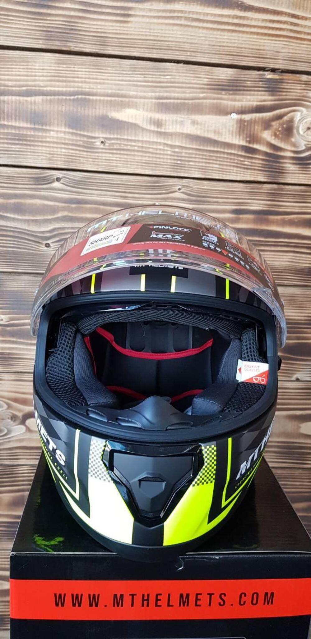 MT HELMETS THUNDER 3 SV ISLE OF THE MAN (5)