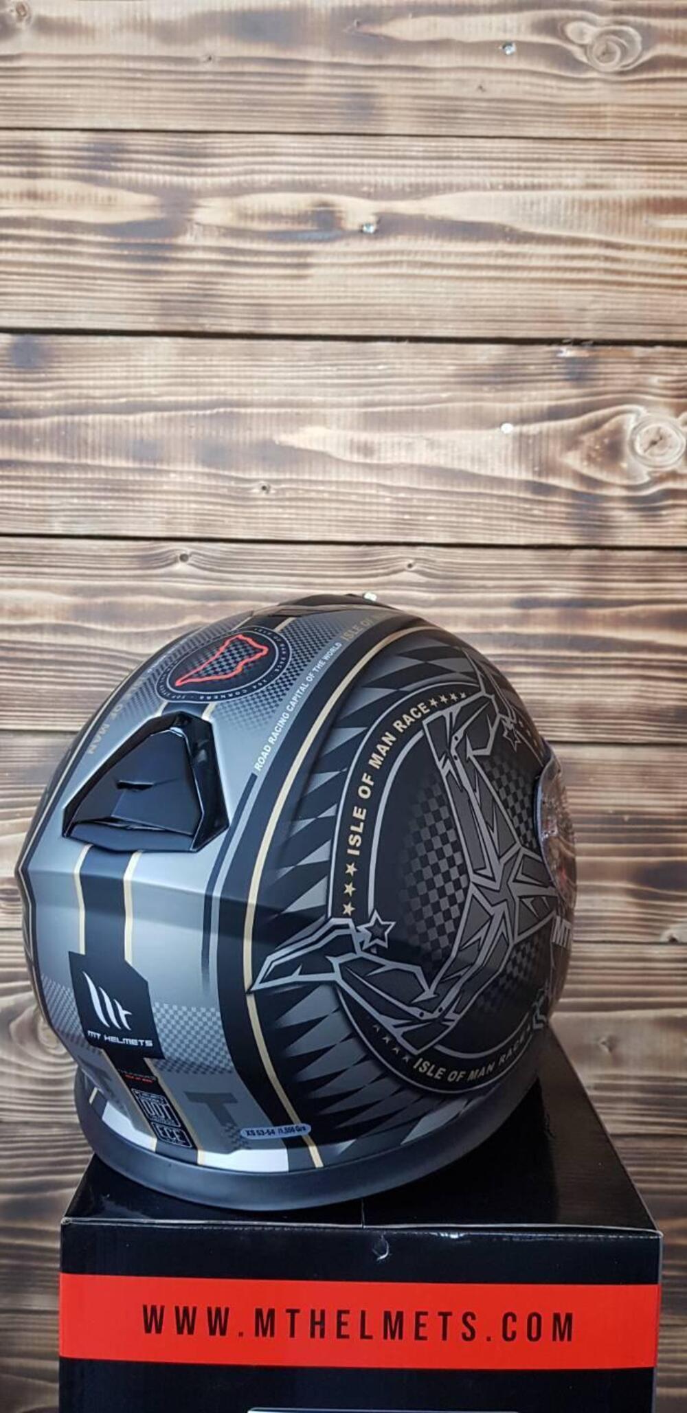 MT HELMETS THUNDER 3 SV ISLE OF THE MAN (7)