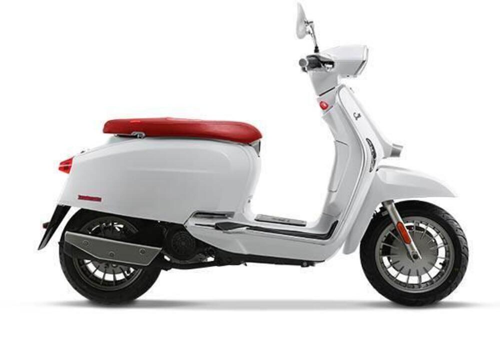Lambretta V50 Special (2021 - 25) (2)