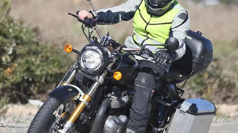 Royal Enfield 650 cruiser, i prototipi spiati in Spagna