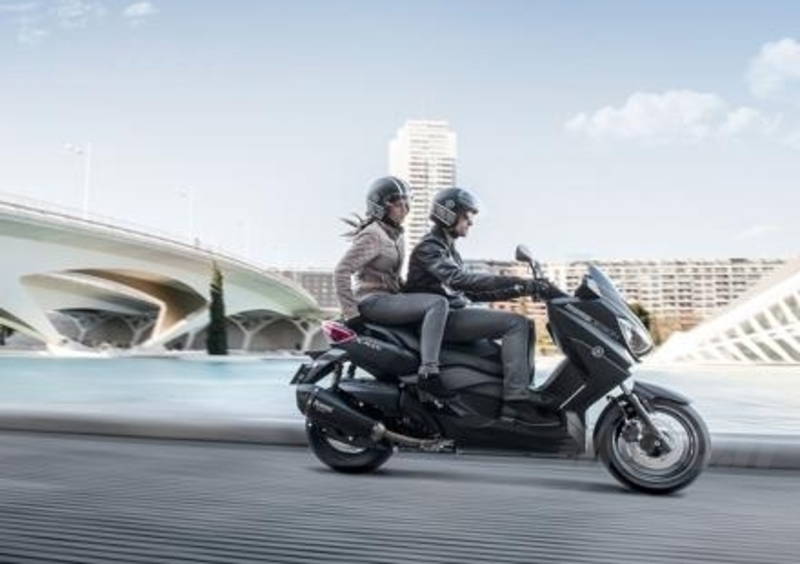 Yamaha X-Max 400 Momodesign: nuovo look