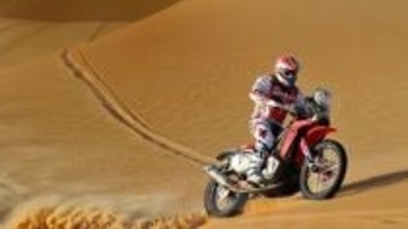 Mondiale Raid. Paulo Gon&ccedil;alves (Honda) vince ad Abu Dhabi