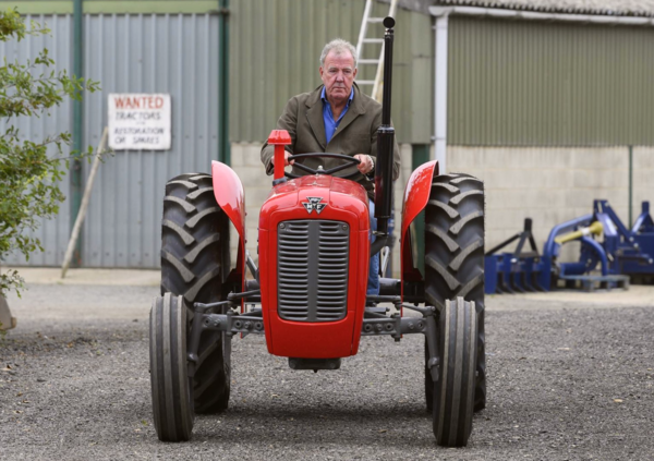 Jeremy Clarkson aizza i contadini contro Greta, i verdi e i vegani: &ldquo;Montate sui vostri mezzi e&hellip;&rdquo;