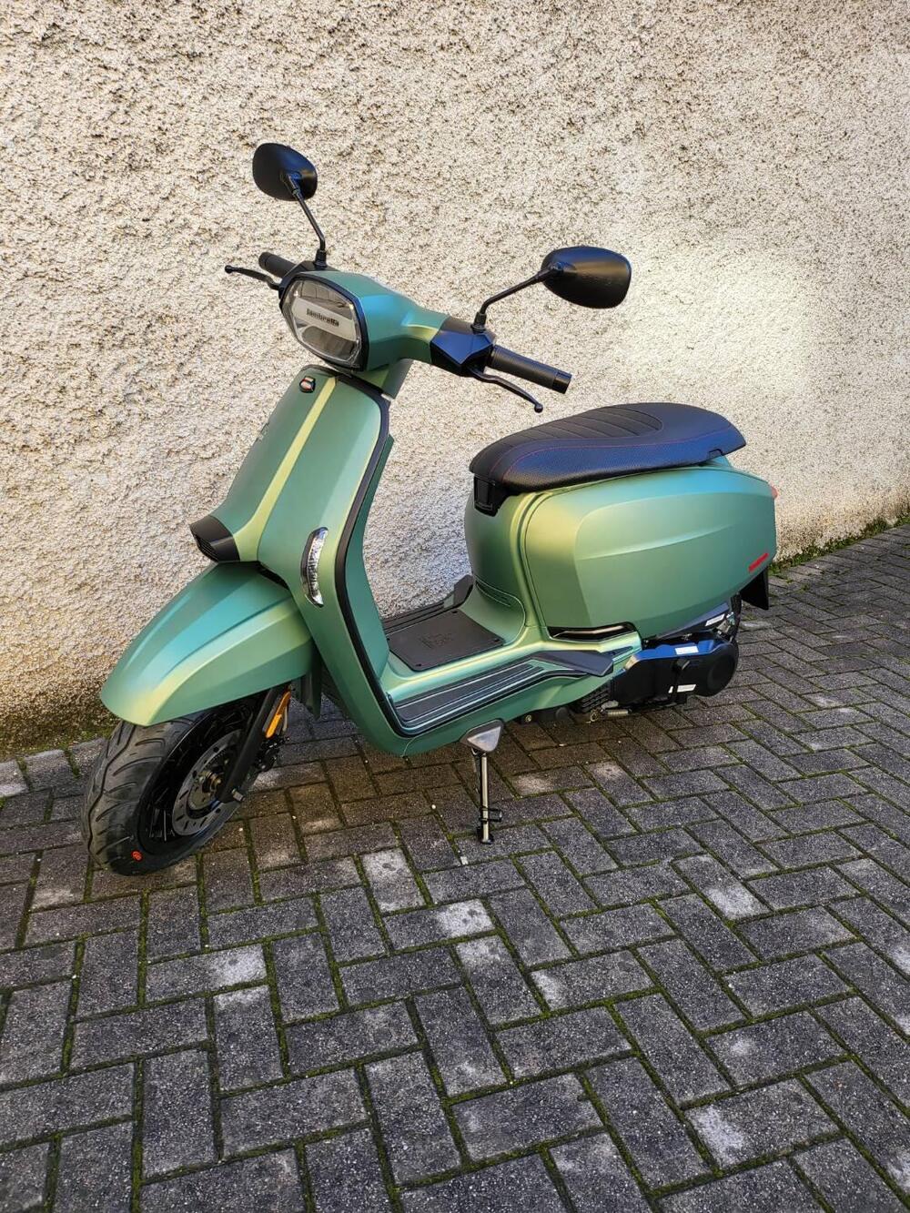 Lambretta V125 Special (2021 - 25) (2)