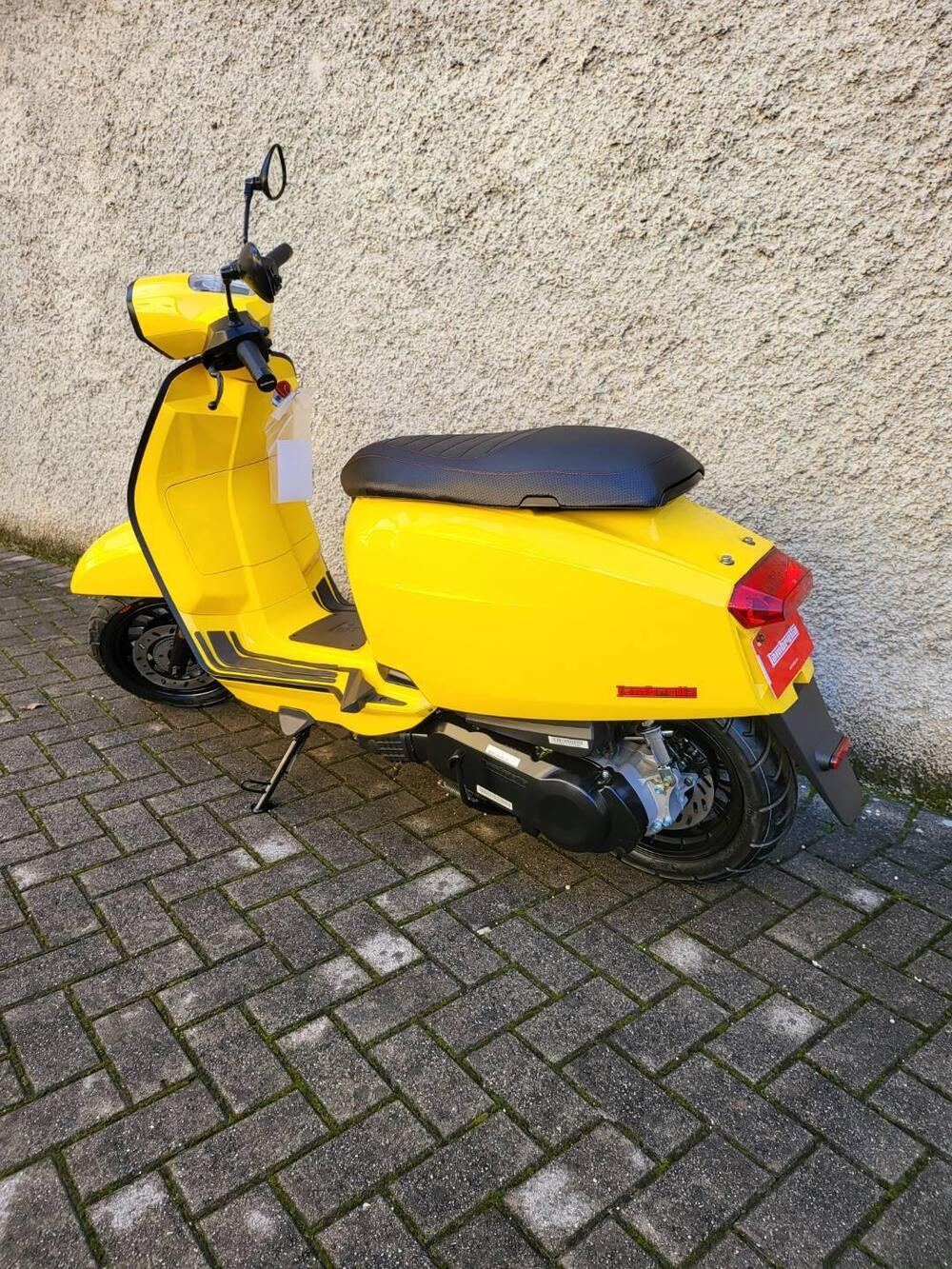 Lambretta V125 Special (2021 - 25) (4)