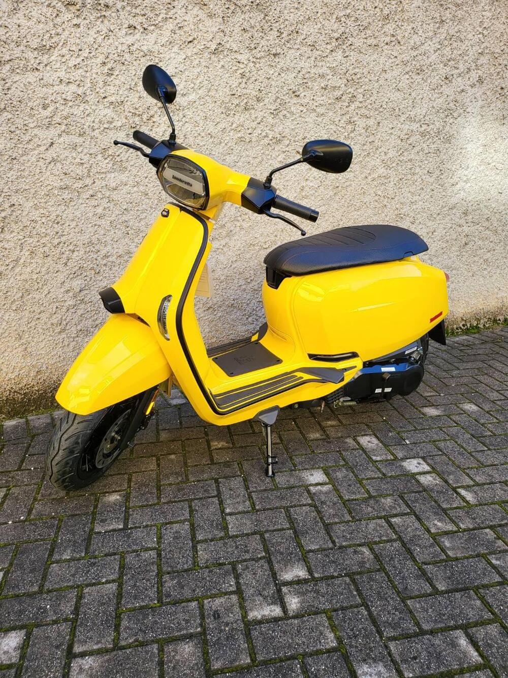 Lambretta V125 Special (2021 - 25) (2)