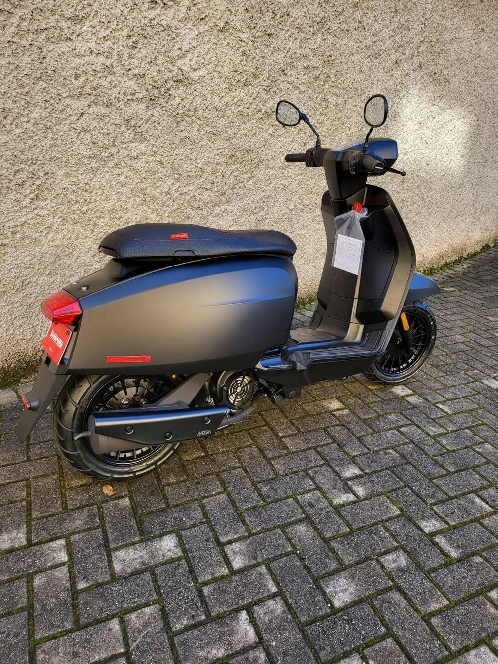Lambretta V125 Special (2021 - 25) (4)