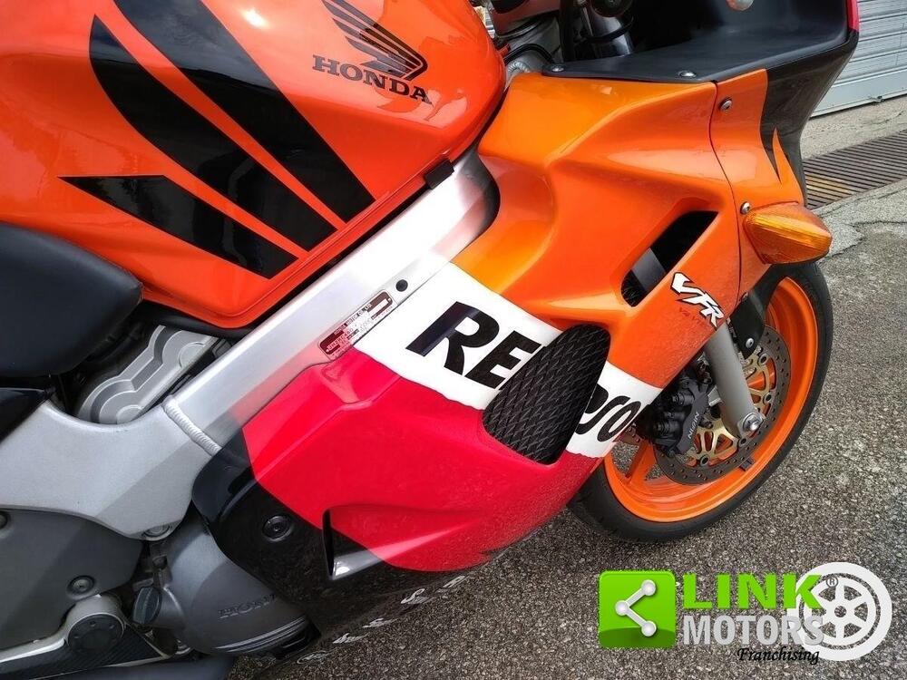 Honda VFR 800 (1998 - 01) (7)