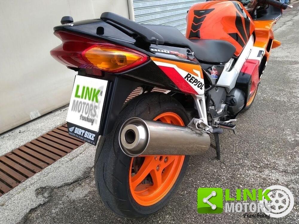 Honda VFR 800 (1998 - 01) (15)