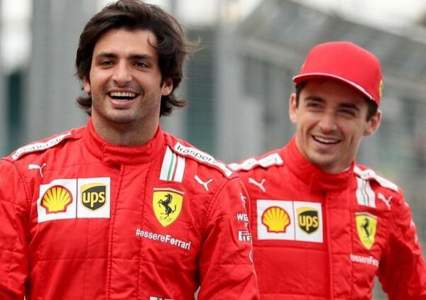 Amore a prima vista per Sainz e Leclerc: ecco il video reazione dei due ferraristi alla vista della F1-75 