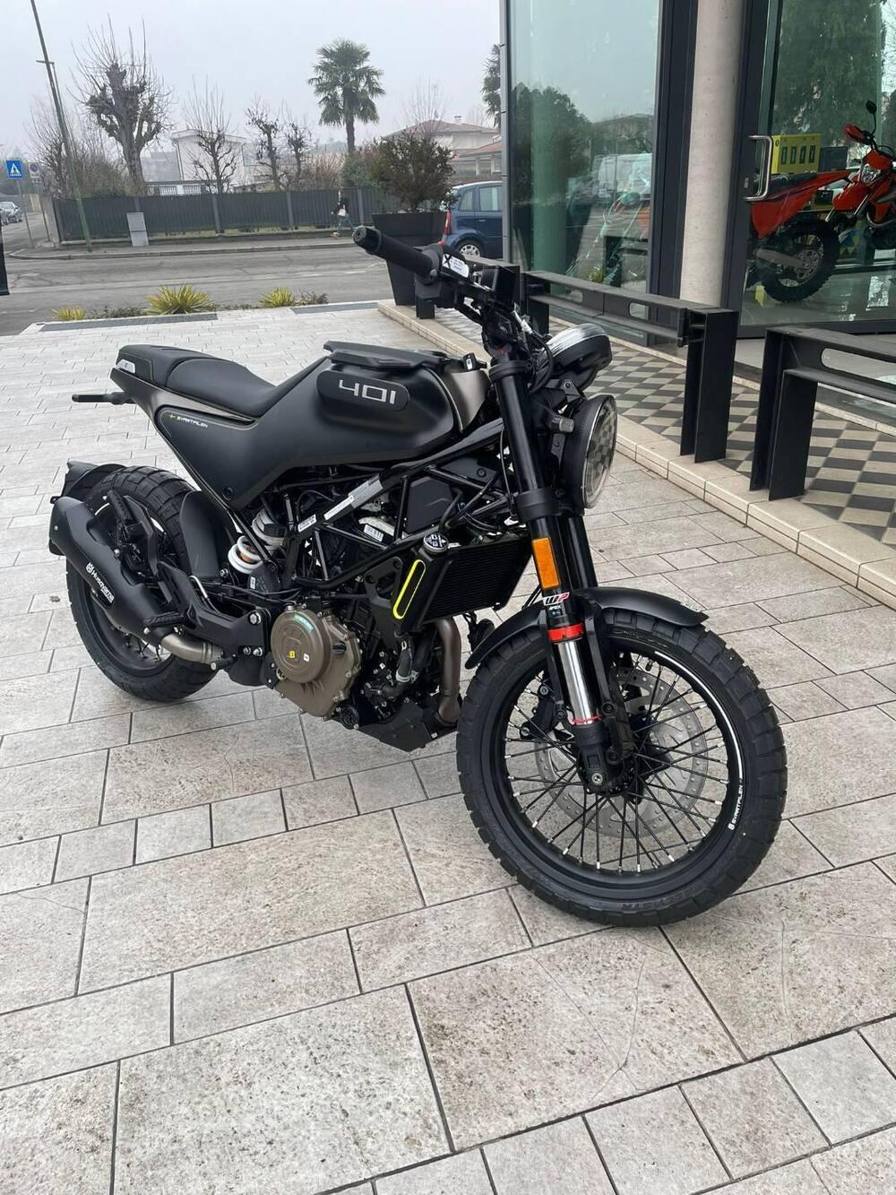 Husqvarna Svartpilen 401 (2021 - 23) (2)