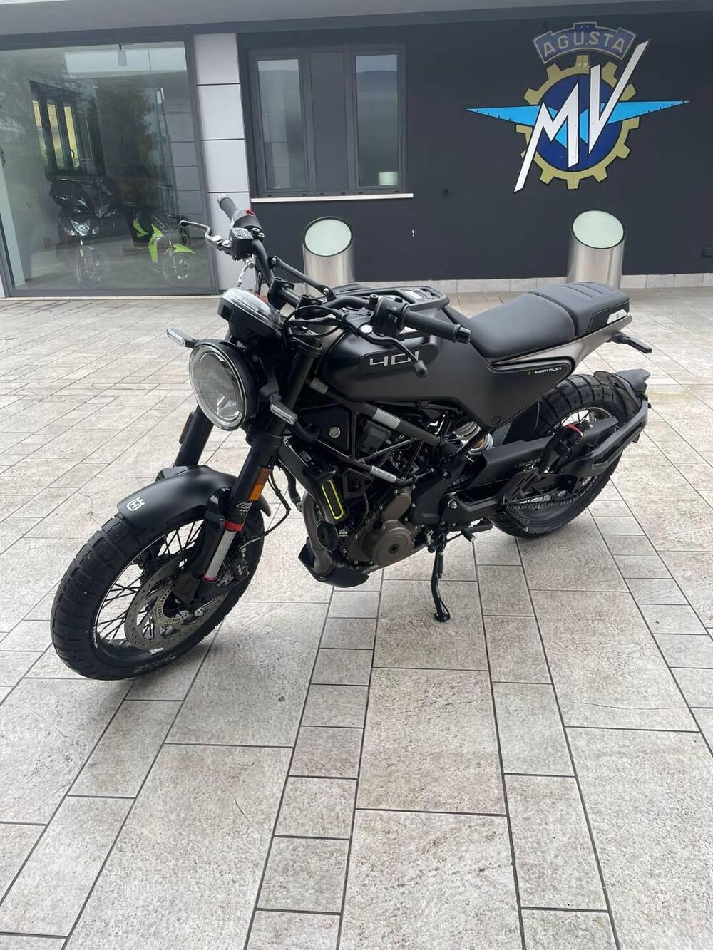 Husqvarna Svartpilen 401 (2021 - 23) (3)