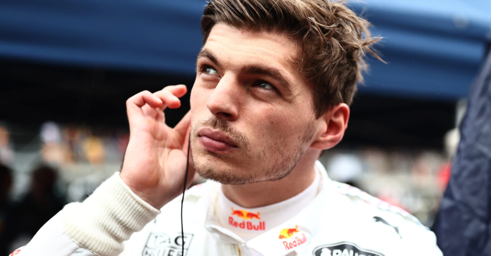 Il debutto in pista della Red Bull &egrave; un disastro: la stagione inizia in salita per Max Verstappen