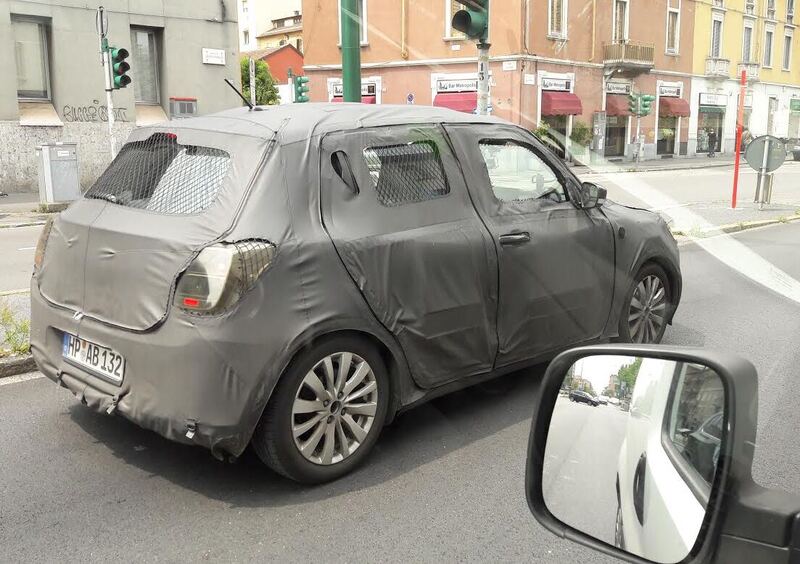 Nuova Suzuki Swift 2017: il primo scatto del muletto in test