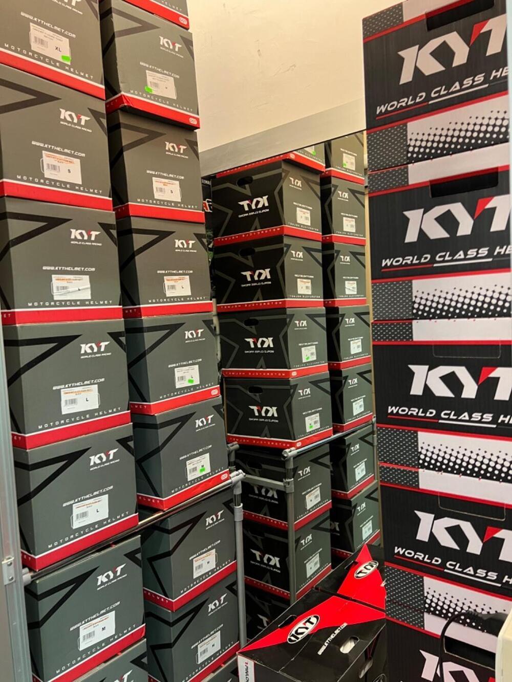 Casco KYT Helmet (4)