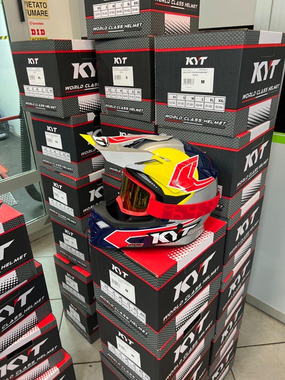 Casco KYT Helmet (9)