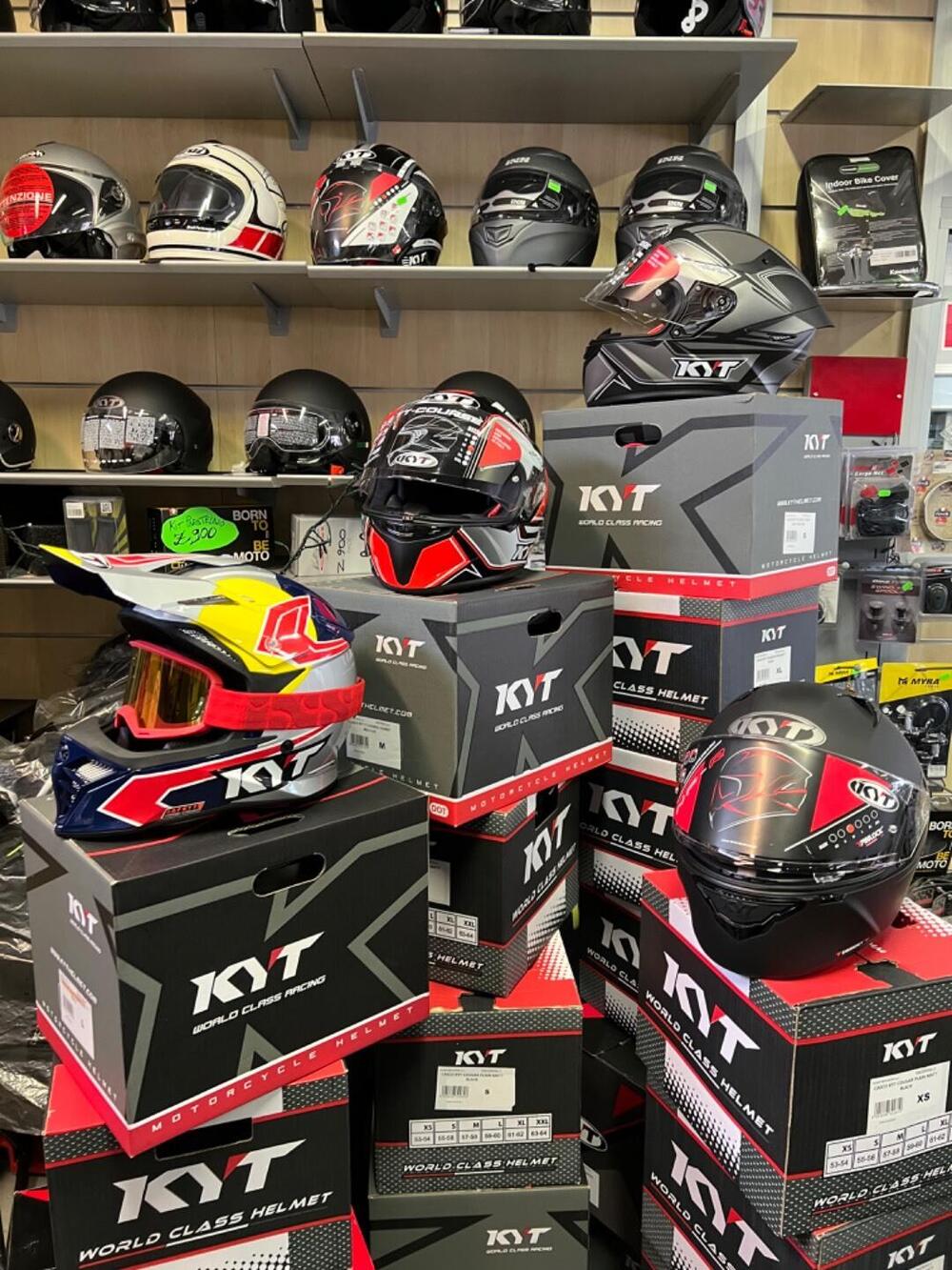 Casco KYT Helmet (11)