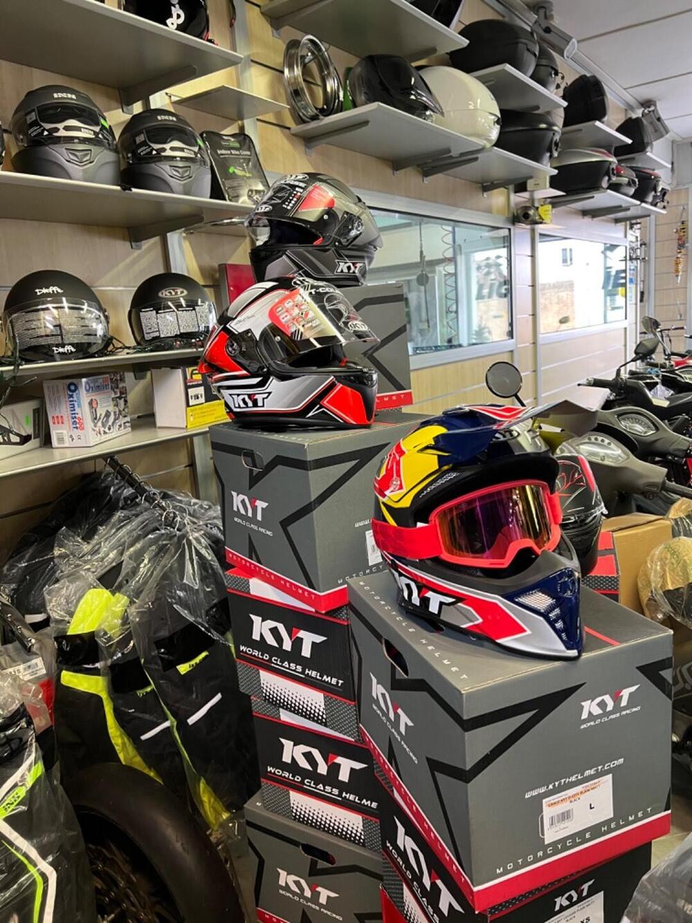 Casco KYT Helmet (12)