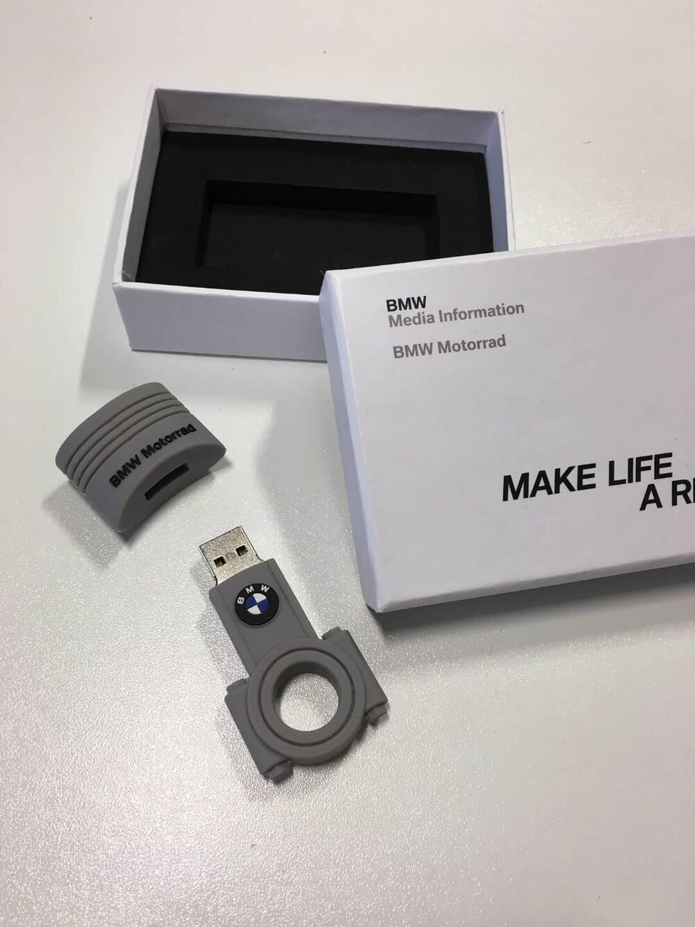 BMW Motorrad USB ORIGINALE NUOVISSIMA. (3)