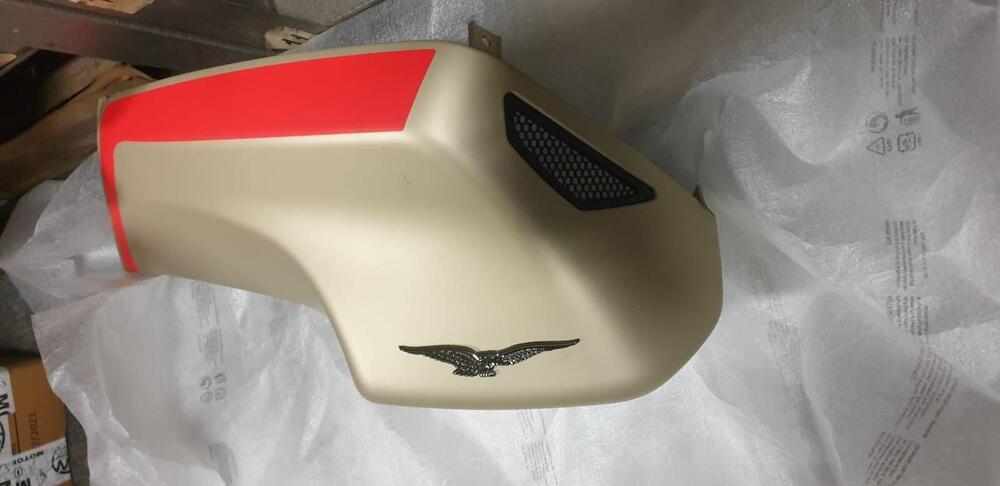 Coperchio serbatoio dx V85TT Travel E4- VV Moto Guzzi