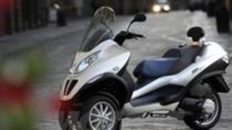 Ripartono gli eco-incentivi per auto, scooter e moto, restano le perplessit&agrave;. Ecco chi pu&ograve; usufruirne 