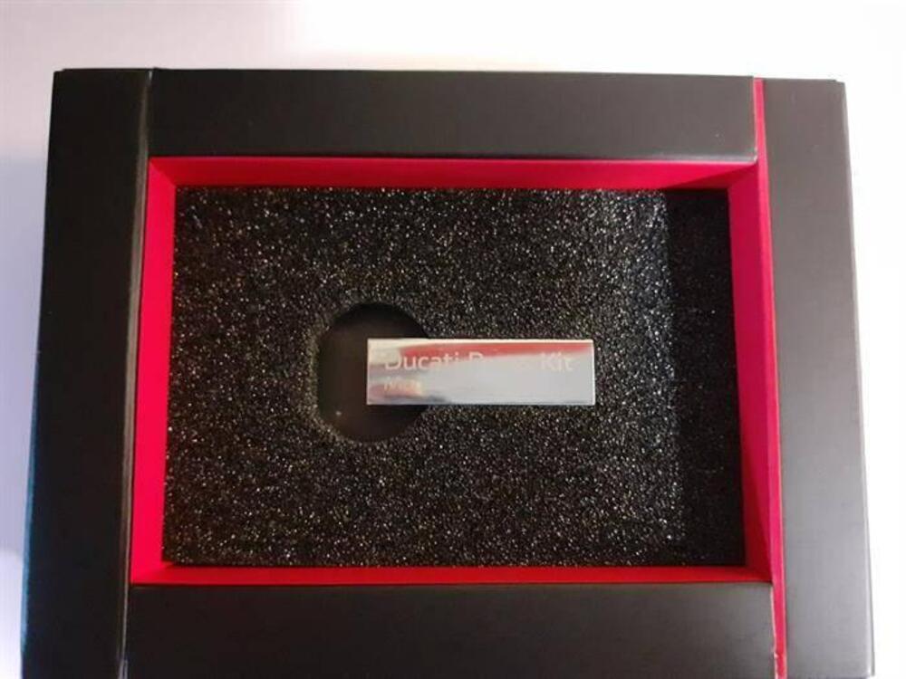 DUCATI USB ORIGINALI NUOVISSIME. (2)