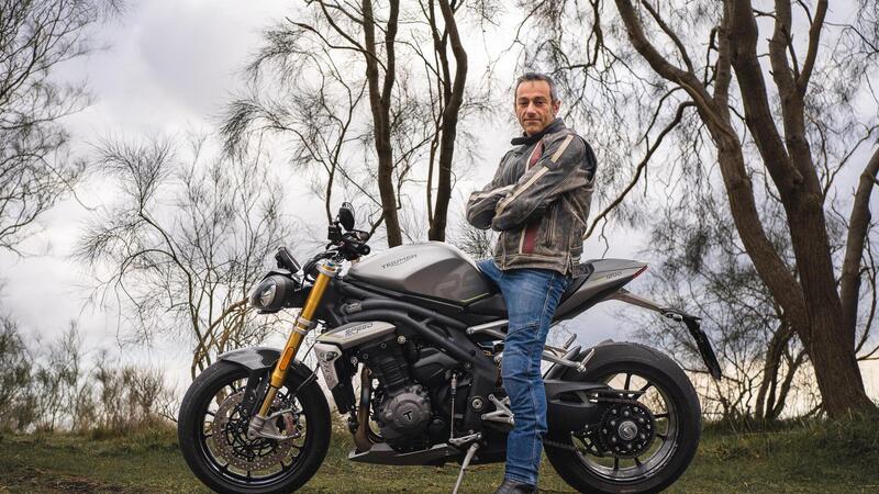 Una Triumph Speed Triple RS, un giorno, in Sicilia