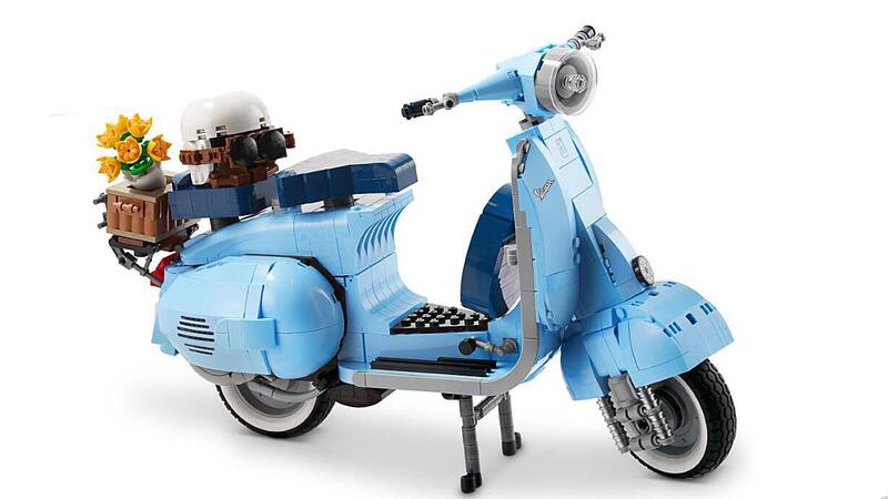 LEGO&reg; Vespa 125. Due Storie