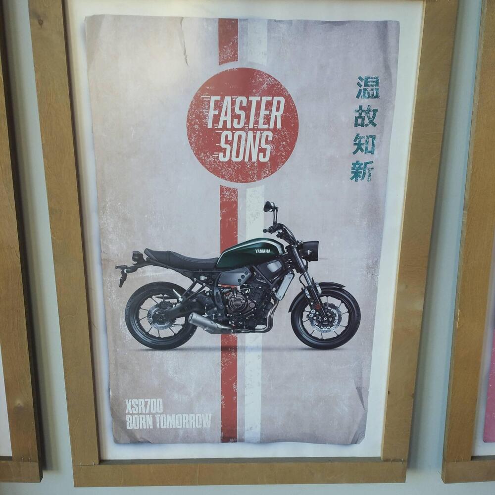 POSTER YAMAHA VINTAGE IN LEGNO (2)