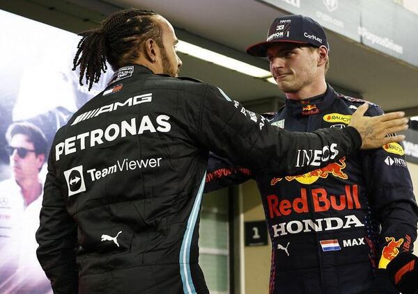 Verstappen batte Hamilton anche in banca: quanto guadagner&agrave; con il nuovo contratto