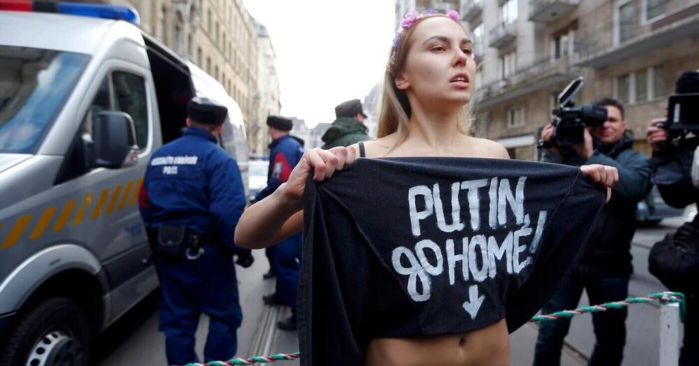 Lo stop alla cultura russa &egrave; cancel culture, ma le femministe se la prendono ancora col patriarcato