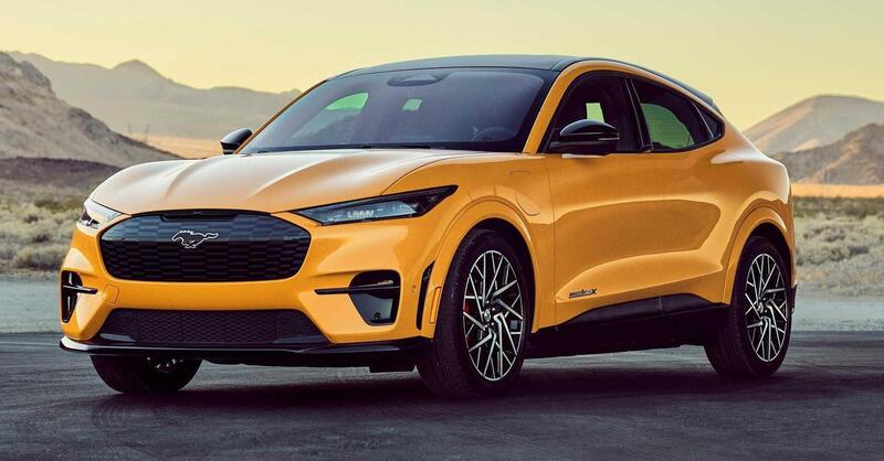 Ford, ognuno per la sua strada: da un lato l&rsquo;endotermico con Blue, dall&rsquo;altro l&rsquo;elettrico di Ford Model E