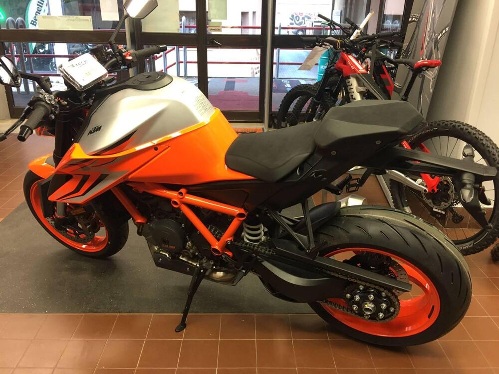 KTM 1290 Super Duke R (2022 - 23) (3)