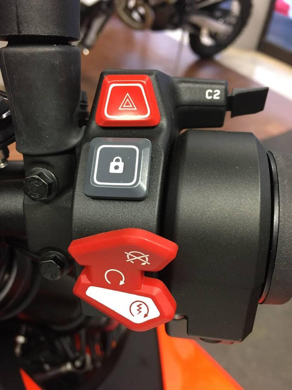 KTM 1290 Super Duke R (2022 - 23) (8)