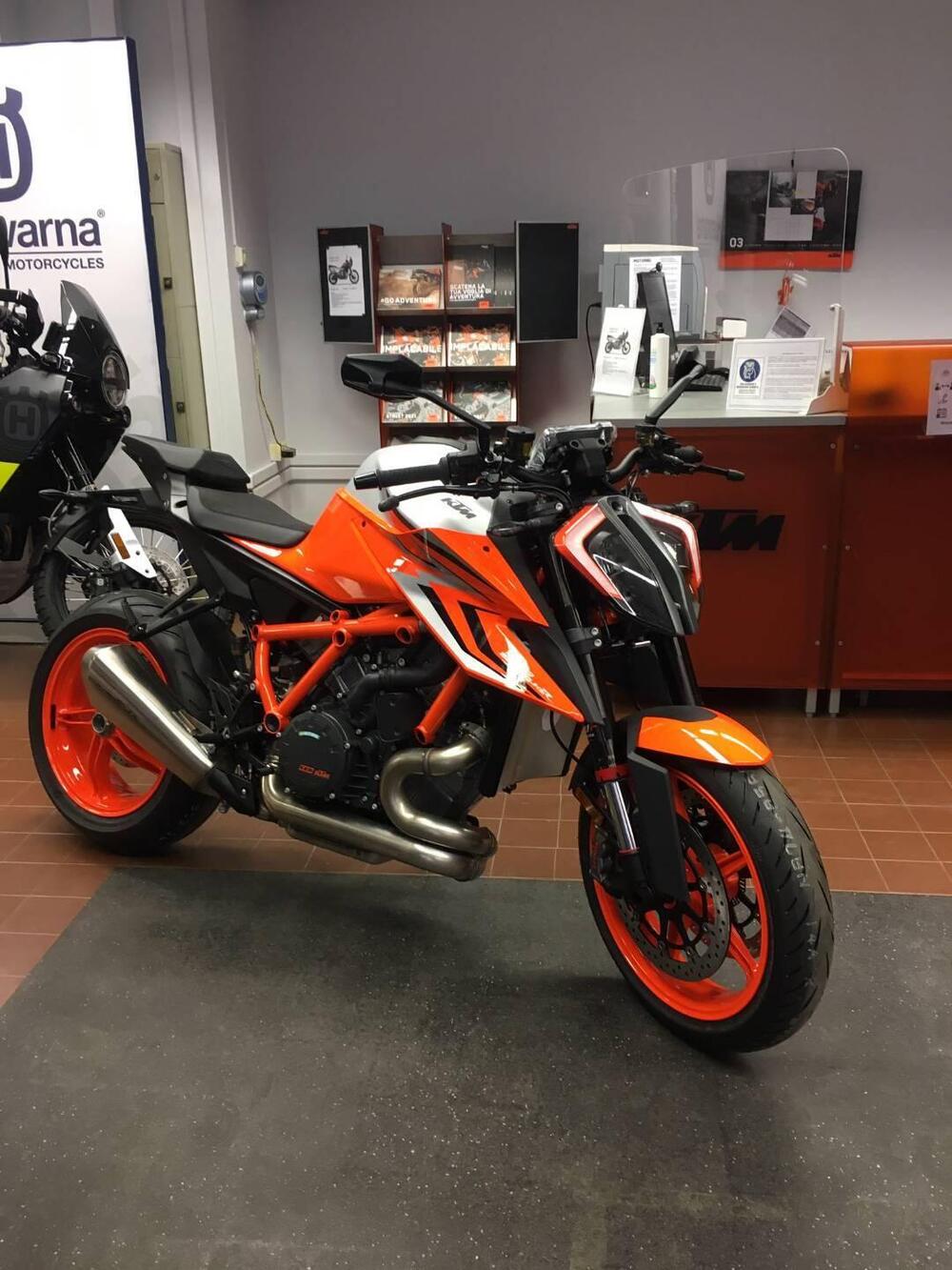 KTM 1290 Super Duke R (2022 - 23) (10)