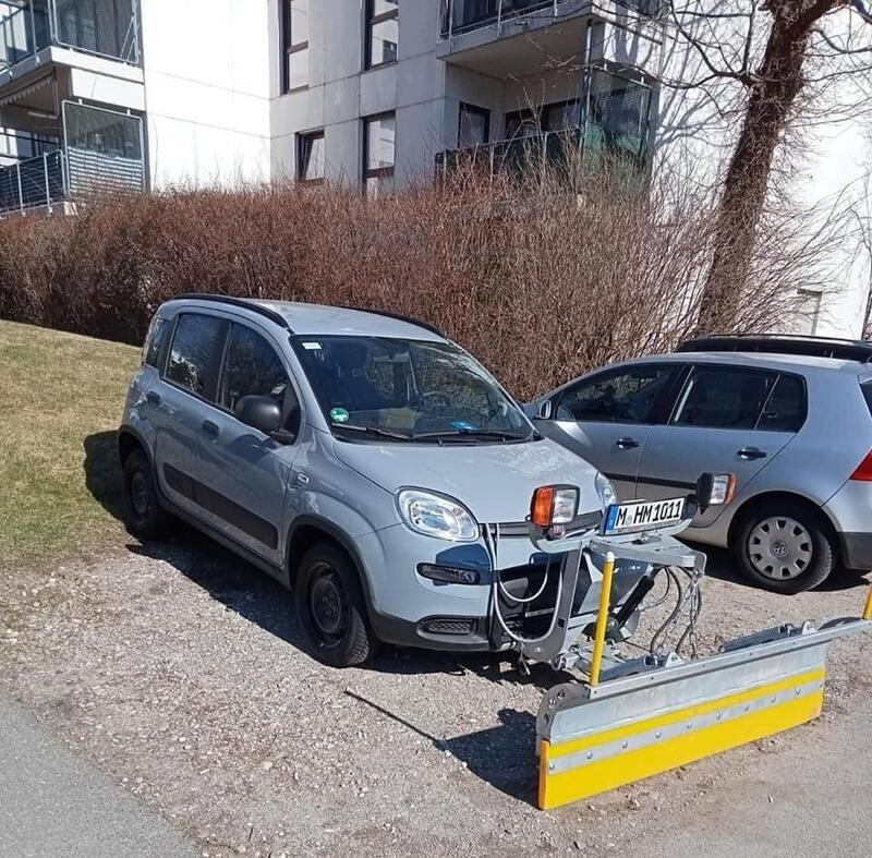  La forza della Fiat Panda 4x4 sulla neve apprezzata anche in Germania: formato Spazzaneve