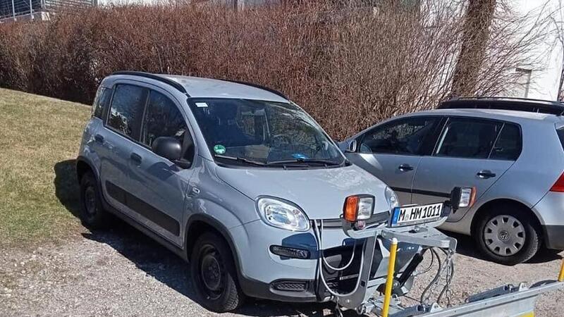  La forza della Fiat Panda 4x4 sulla neve apprezzata anche in Germania: formato Spazzaneve